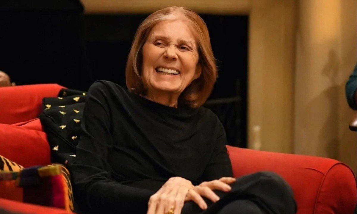 Jornalista e ícone do feminismo, Gloria Steinem pediu aos fãs para que, após sua morte, fizessem doações em memória, em vez de enviarem flores - (crédito: Redes sociais)