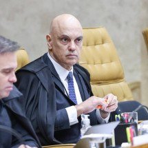 Crise escala: Moraes contra-ataca Mendonça e Fachin se move