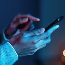 MG: mulher tem celular roubado e prejuízo de R$ 98 mil; Justiça 'devolve' - Tupi/Reprodu&ccedil;&atilde;o