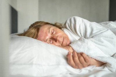 Press&atilde;o e atrito da pele contra o travesseiro ao dormir podem intensificar as marcas de express&atilde;o e as rugas do sono -  (crédito: Divulga&ccedil;&atilde;o)