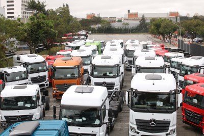 P&aacute;tio de caminh&otilde;es: debate judicial avalia o uso de c&acirc;meras em cabines para monitoramento de motoristas -  (crédito: Rovena Rosa/Ag&ecirc;ncia Brasi)