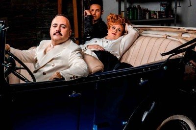O barítono Pedro Vianna, a soprano Fabíola Protzner e o pianista Ricardo Matosinho estrelam o musical, em cartaz no Teatro do Centro Cultural Unimed-BH Minas -  (crédito: Caio Veloso/Divulgação)