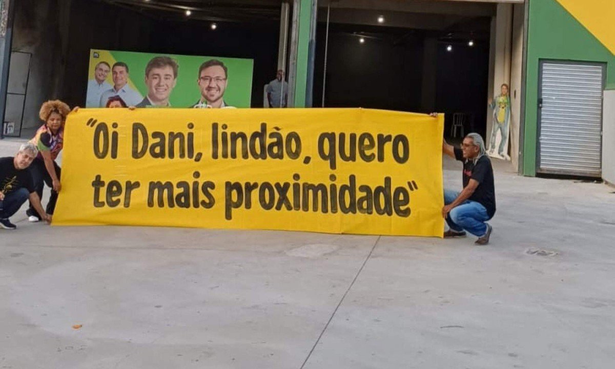 Conversa de Nikolas com Vorcaro vira meme e protesto - (crédito: Redes Sociais)