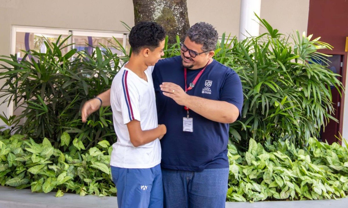 Conhecer diferentes cursos, profiss&otilde;es e ambientes universit&aacute;rios pode ajudar os jovens a ampliar perspectivas antes de definir seus pr&oacute;ximos passos