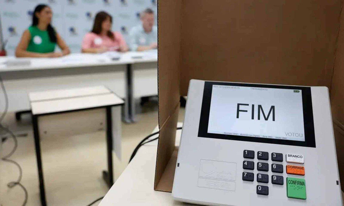 Em outubro, 158.745.463 brasileiros e brasileiras estarão aptos a votar
 -  (crédito: Rovena Rosa/Agência Brasil)