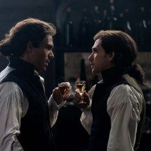 ‘Um conto de duas cidades’ é atraente adaptação da obra de Charles Dickens - Marcell Piti/Divulga&ccedil;&atilde;o