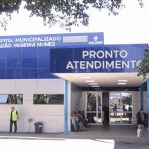 Mulher morre em hospital de Duque de Caxias (RJ) após ser atingida por bala perdida
