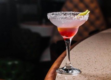 A Margarita está aí há décadas para provar. Tequila, limão, licor de laranja e aquela famosa borda de sal -  (crédito: Magnific)