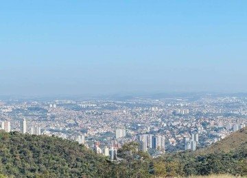 A umidade relativa do ar deve atingir o menor índice no período da tarde, ficando em torno de 30%. -  (crédito: Edésio Ferreira/EM/D.A Press)