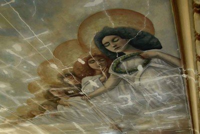 Equipe de 20 profissionais participa do minucioso trabalho de escoramento, desprendimento e restauro das pinturas que mostram cenas da vida de Jesus -  (crédito: Gladyston Rodrigues/EM/D.A Press)