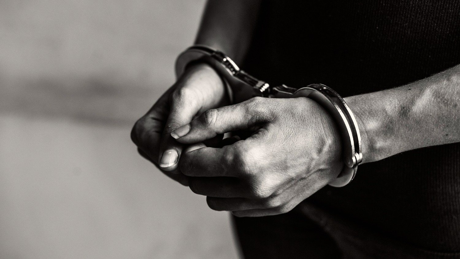 A imagem de algemas reflete o debate jur&iacute;dico internacional sobre a legalidade da pris&atilde;o perp&eacute;tua e o direito &agrave; esperan&ccedil;a -  (crédito: Freepik)