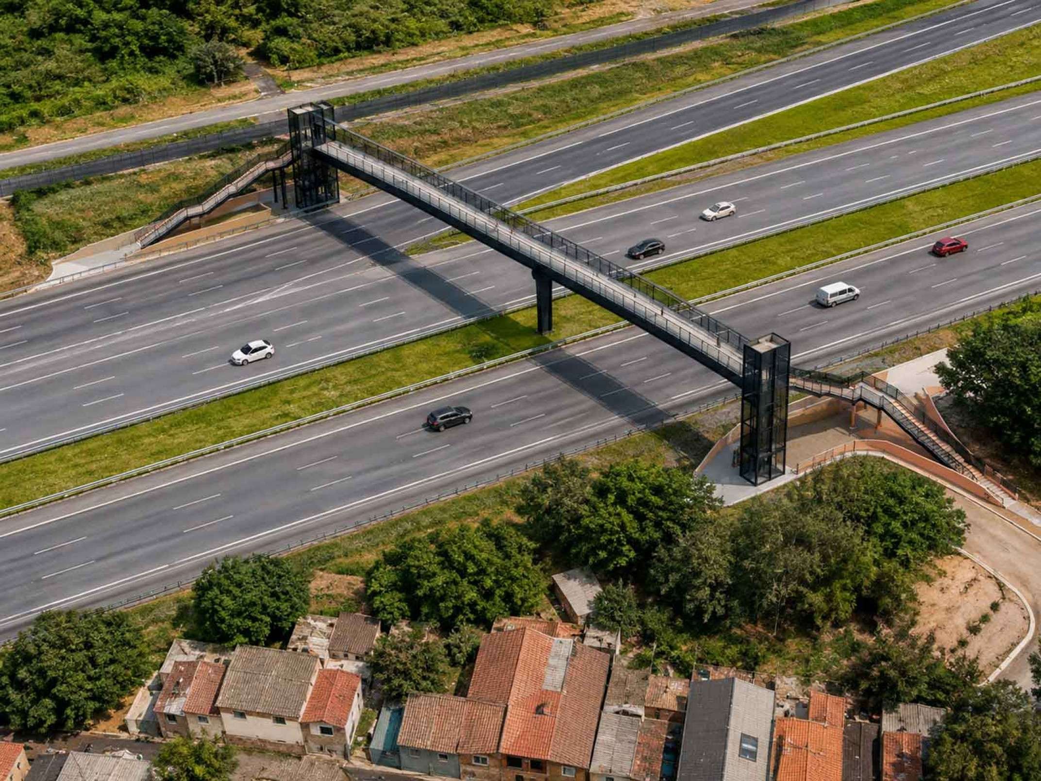 Simula&ccedil;&atilde;o de como ficar&aacute; a passarela sobre a MG-010 ap&oacute;s a conclus&atilde;o da obra