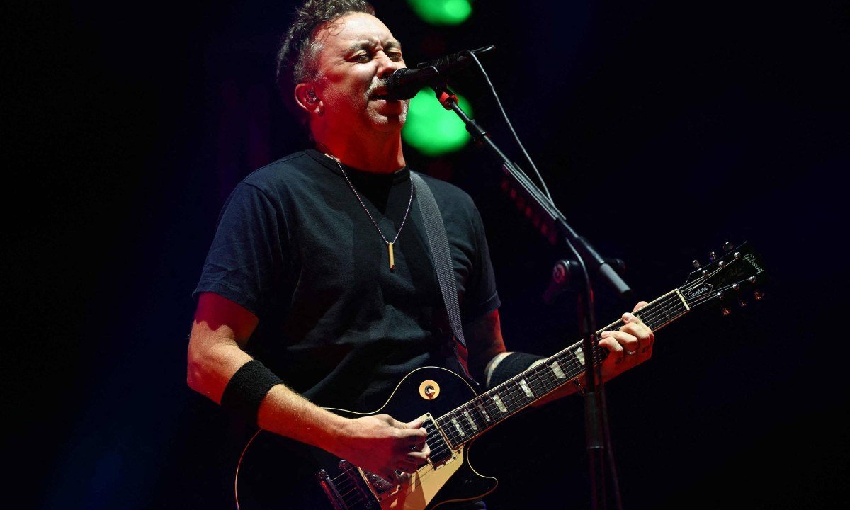 Tim Mcllrath, do Rise Against, no Rock in Rio. Banda se apresentou com instrumentos emprestados - (crédito: AFP)
