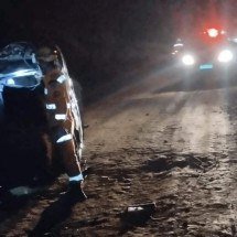 Motorista capota carro em rodovia no Sul de MG e morre preso às ferragens - CBMMG/Divulgação