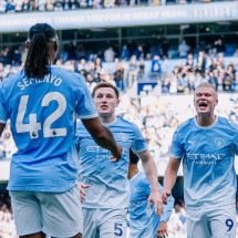 Haaland marca, City vence o Coventry e segue líder do Inglês
