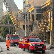 Trabalhador morre após ficar prensado em estrutura de ferro na Grande BH - Reprodução/CBMMG