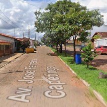 Mulher mata invasor para salvar filho de ataque com martelo em Minas - Reprodução/Google Street View