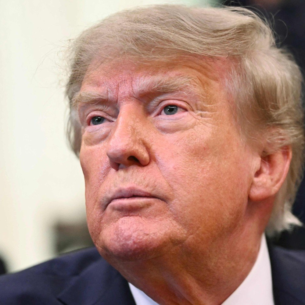 Donald Trump surpreende com novo visual e cor de cabelo; veja a mudança
