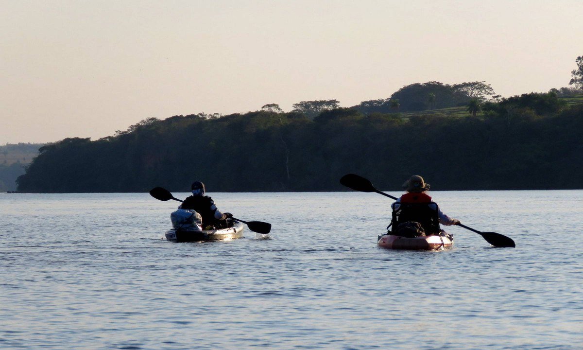 Para quem pretende colocar o caiaque ou o bote na água para conhecer as correntes do Rio Paraná, a segurança e o respeito às normas ambientais são prioridades absolutas Para quem pretende colocar o caiaque ou o bote na água para conhecer as correntes do Rio Paraná, a segurança e o respeito às normas ambientais são prioridades absolutas