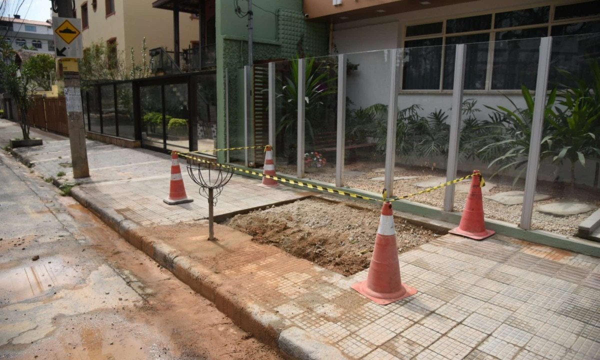 A Copasa informou que os trabalhos foram concluídos às 10h deste domingo (6/9) - (crédito: Gladyston Rodrigues/EM/D.A Press)
