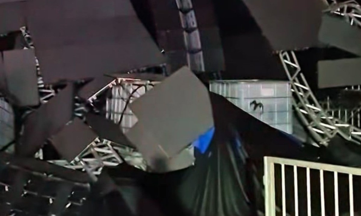 A força do vento provocou grandes danos na área do palco - (crédito: Reprodução/Redes Sociais )