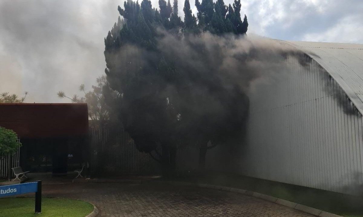 Incêndio pode ter sido causado por curto-circuito - (crédito: CBMMG)