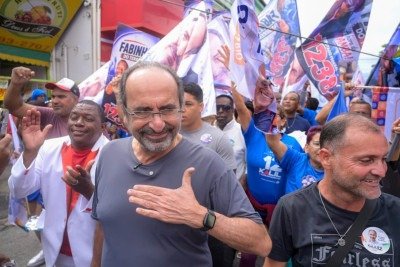 Ex-prefeito de Belo Horizonte criticou a falta de abastecimento em bairros da região -  (crédito: Leandro Couri/Campanha Alexandre Kalil)