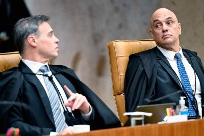 André Mendonça e Alexandre Mendonça são os protagonistas da crise no STF -  (crédito: EVARISTO SÁ/AFP)