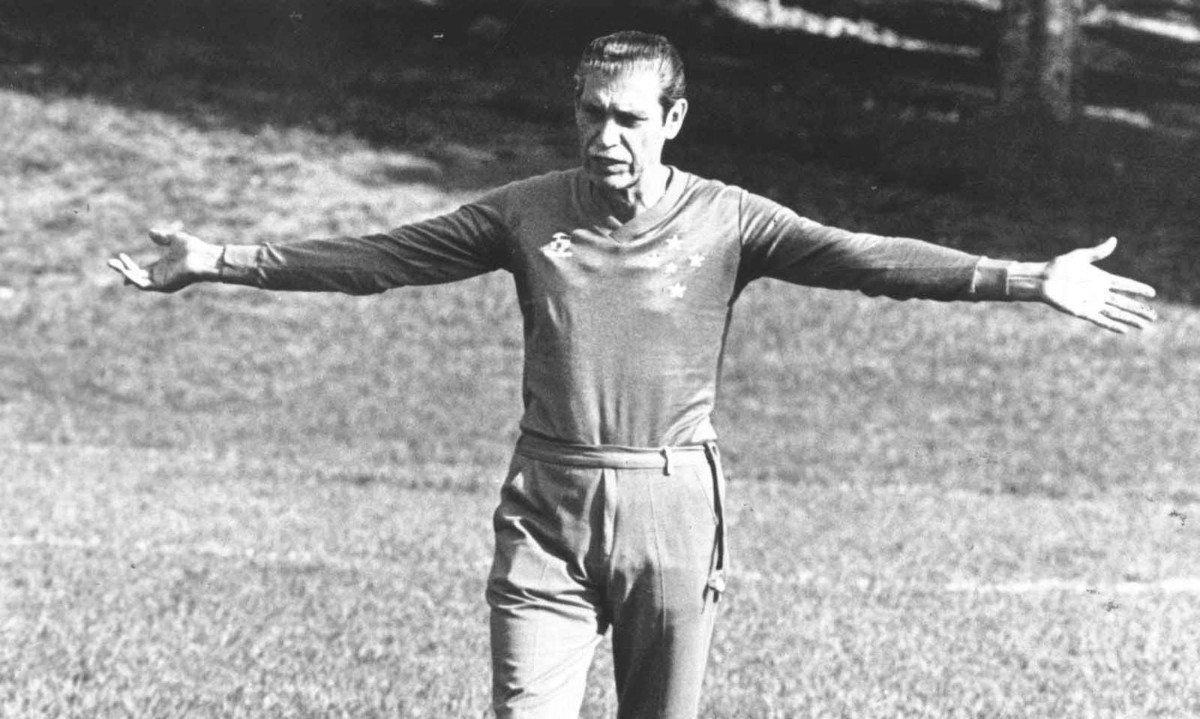 Técnico da Seleção Brasileira na Copa América de 1975, Oswaldo Brandão comandou o time celeste em 1984 -  (crédito: Arquivo/EM - 21/2/1984)