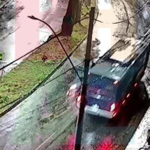 Homem cai de garupa e morre atropelado por ônibus em BH - Reprodução/Redes Sociais