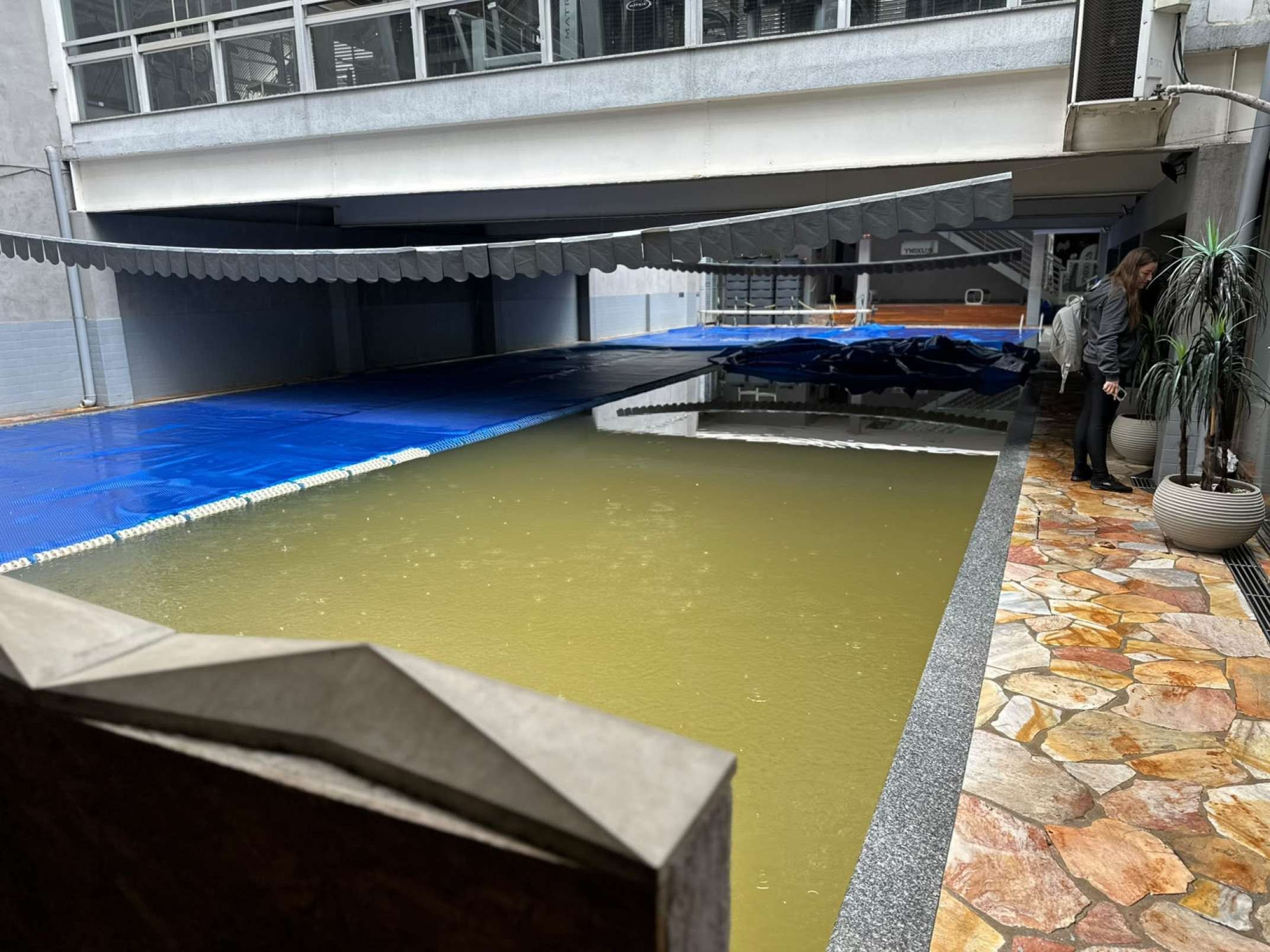 Várias áreas da academia foram atingidas pela força da água