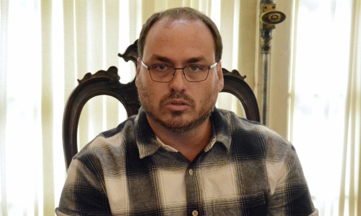 Como o entorno de Flávio reagiu à nova mensagem misteriosa de Carlos Bolsonaro - (crédito: Foto: Eduardo Barreto/CMRJ)