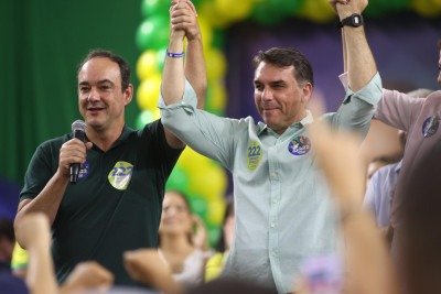Flávio Bolsonaro e Flávio Roscoe participam de motociata e caminhada em Juiz de Fora -  (crédito: Marcos Vieira/EM/D.A. Press)