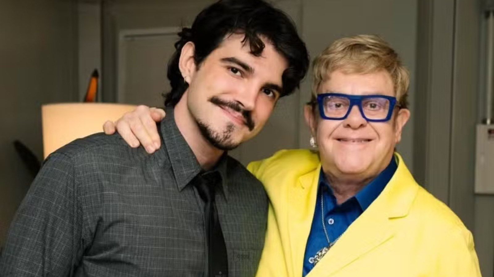 J&atilde;o e Elton John posam juntos ap&oacute;s o Rock in Rio, em encontro motivado pelos elogios do brit&acirc;nico &agrave; vers&atilde;o de "Rocket Man" do brasileiro -  (crédito: Redes sociais)