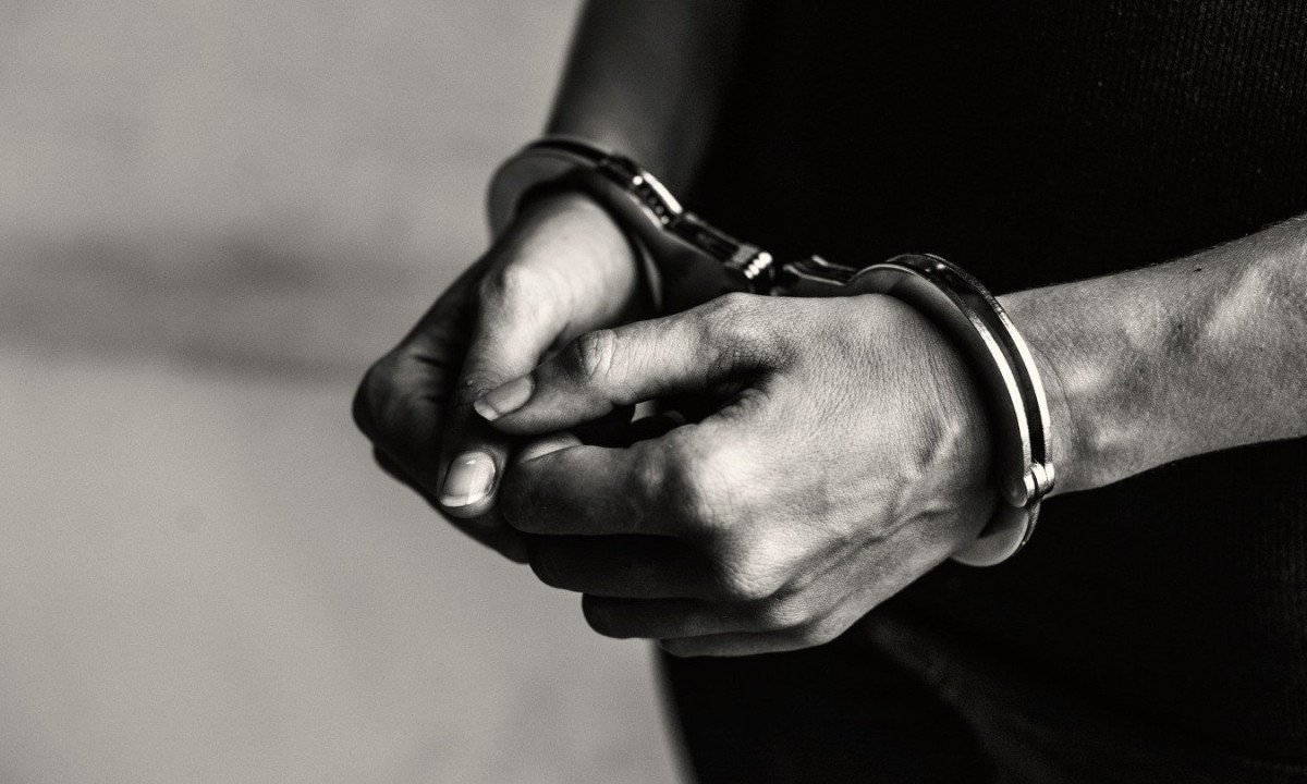 Jovem acusado de assassinato e condenado a ressarcir o INSS aguarda julgamento em presídio - (crédito: Magnific)