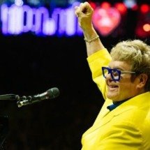 Roberto Medina presenteia Elton John em show histórico no Rock in Rio - Reprodu&ccedil;&atilde;o / Ben Gibson