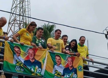 Flávio segue em direção ao Centro da cidade, onde fará discurso em carro de som nos cruzamentos entre as ruas Halfeld e Batista de Oliveira -  (crédito: Bruno Luis Barros/EM/D.A Press)