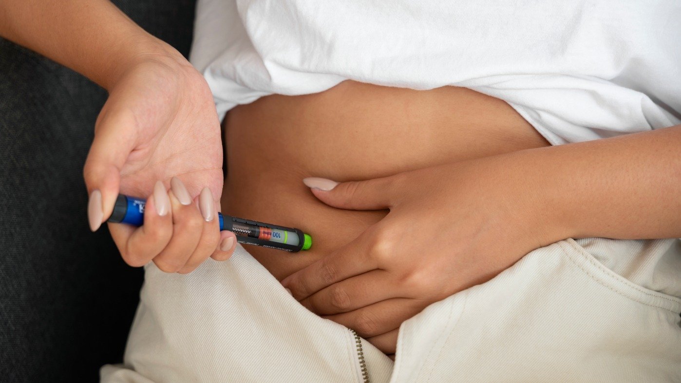 A autoadministra&ccedil;&atilde;o de medicamentos por caneta, como as novas op&ccedil;&otilde;es de semaglutida, &eacute; fundamental no tratamento de diabetes -  (crédito: Pikisuperstar no Magnific)