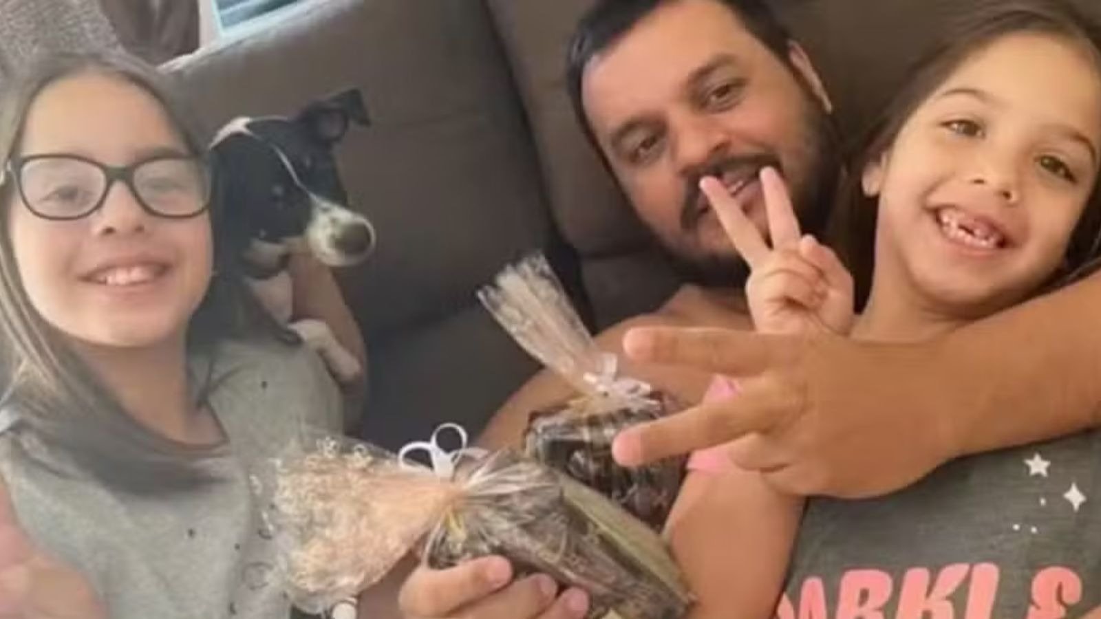 Ant&ocirc;nio Pedro Zardin com as filhas, Maria Fernanda e Maria Carolina, e a cadelinha Lola, que morreram em acidente na BR-163 -  (crédito: Reprodu&ccedil;&atilde;o)