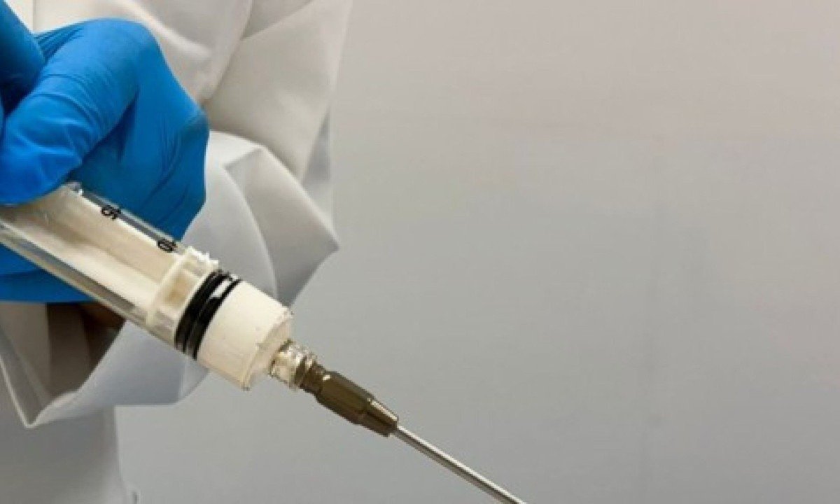 Pasta moldável foi idealizada para aplicação em pequenas fissuras e para o preenchimento de falhas ósseas extensas - (crédito: Divulgação/Bioactive )