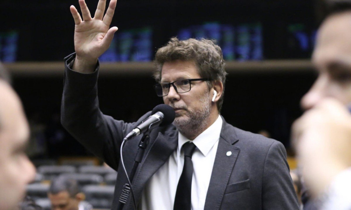 As reações na campanha de Flávio Bolsonaro à operação da PF que mira ‘Dark Horse’ - (crédito: Foto: Kayo Magalhães/Câmara dos Deputados)