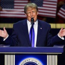 Trump promete atacar o Irã com 'muita força' se país tiver envolvimento com ataque no voo da Flydubai - Photo by ALEX WONG / GETTY IMAGES NORTH AMERICA / Getty Images via AFP