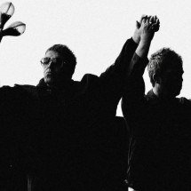 Novo filme mostra turnê de reunião do Oasis e paz entre os irmãos Gallagher - Divulgação