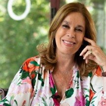 Mary Del Priore, você cansa a beleza de qualquer negona inteligente - Pense D/Divulgação