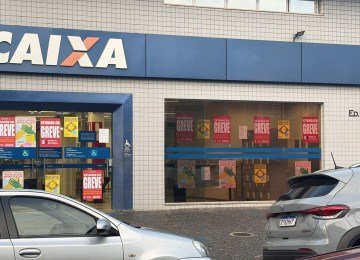 Ag&ecirc;ncias da Caixa Econ&ocirc;mica Federal amanhecem com avisos de greve, impactando o atendimento presencial de milhares de clientes -  (crédito: Gabriel Felice/EM/D.A. Press)