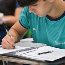 Reta final do Enem: o que é necessário mudar no cronograma de estudos  - Divulgação Bernoulli