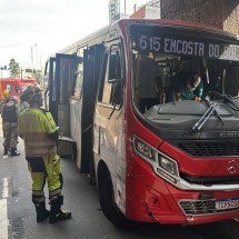 Juiz de Fora: motorista de ônibus tem infarto e causa acidente com feridos - CBMMG