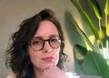 Em seu livro, Loren Costa Assim derruba concepções errôneas e discorre sobre alguns casos clínicos de Freud e Lacan

 -  (crédito: instagram/reprodução)