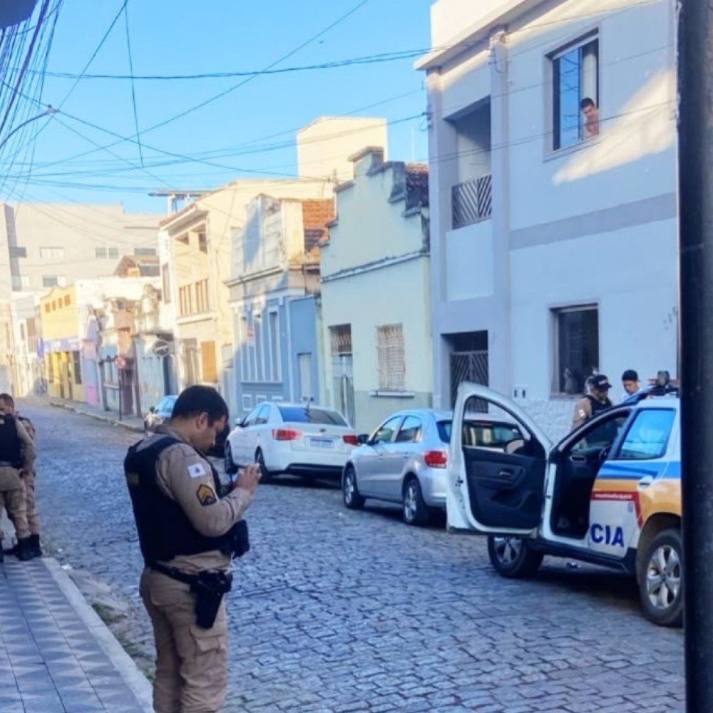 Homem é preso suspeito de matar irmão com canivete durante briga em Minas