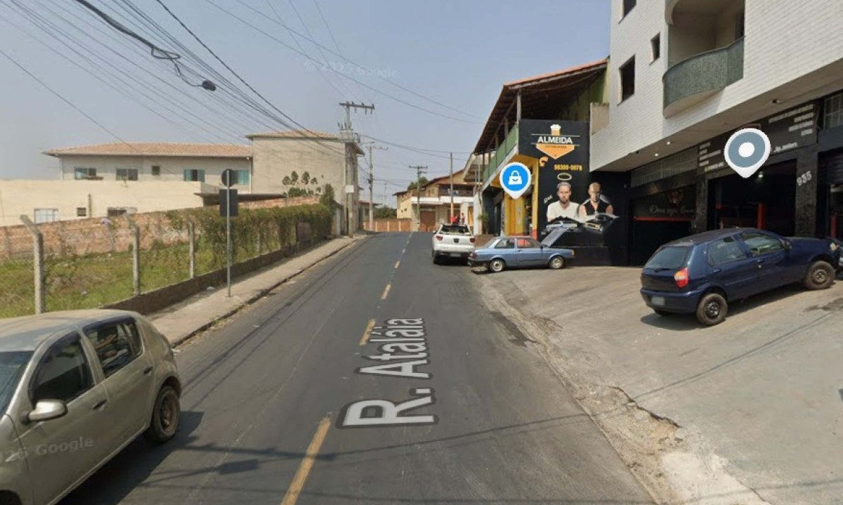 O carro utilizado pelos autores teria sido roubado - (crédito: Reprodução:Google Street View)